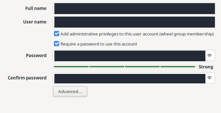 CentOS kullanıcı formunda gizlenmiş ad, kullanıcı adı ve parola alanları; wheel yönetici yetkisi ve parola gereksinimi işaretli, Strong göstergesi görünür.