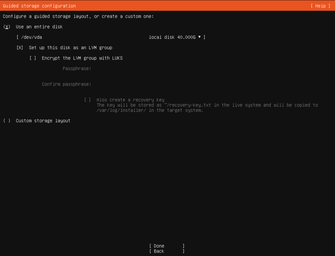 Tüm disk ve LVM ile yönlendirilmiş depolamayı seçin; gerçek Ubuntu Server kurulum ekranı.