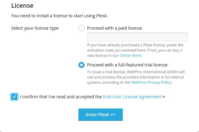 Gerçek Plesk formunda full-featured trial license seçimi, EULA onayı ve Enter Plesk düğmesi.