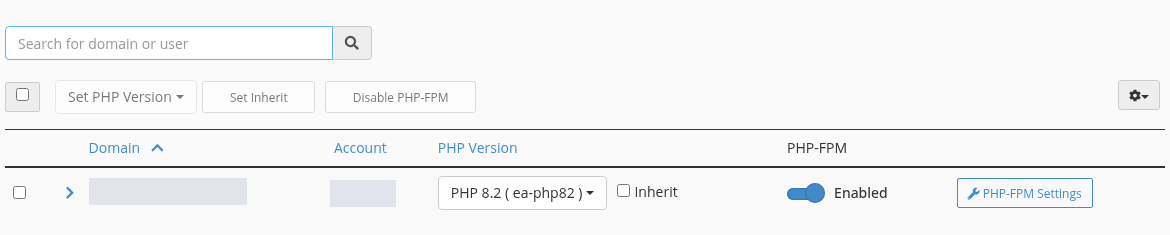 Özel alan adı ve hesap gizlenmiş WHM satırında PHP 8.2, Inherit kapalı ve PHP-FPM Enabled.