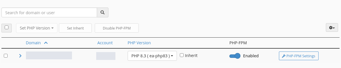 Tamamlanmış WHM alan adı satırında PHP 8.3 ve PHP-FPM Enabled.